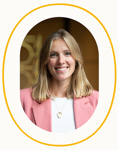 Contactez Cécile, notre responsable commerciale adjointe